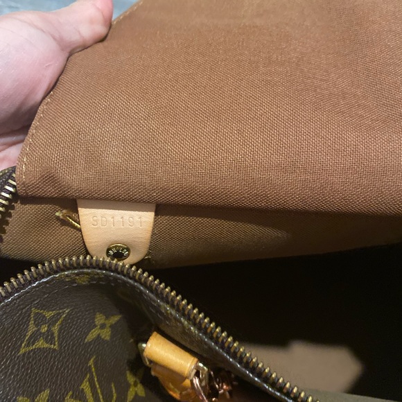 Speedy 30 authentic, comes w/ the dust bag and key 🔐, 💯 authentic ! - Picture 9 of 13
